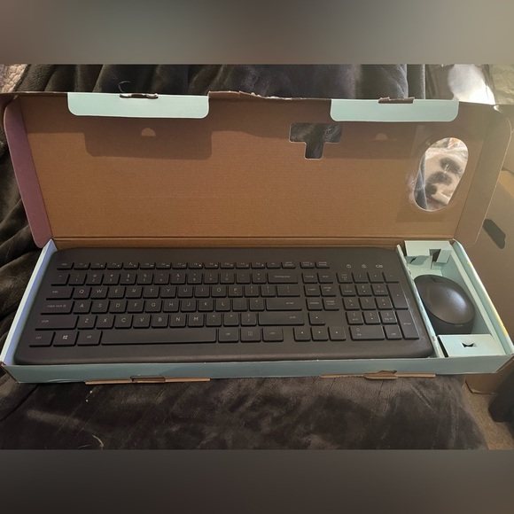 onn. Wireless Keyboard & Mouse Combo - Picture 2 of 7